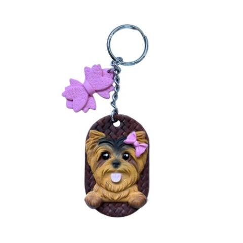 Brelok z glinki polimerowej - piesek z kokardką