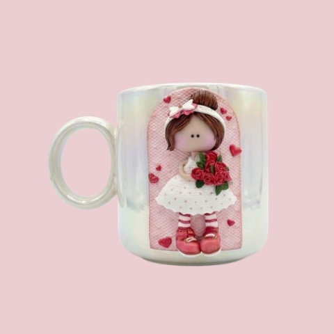 kubek z laleczką